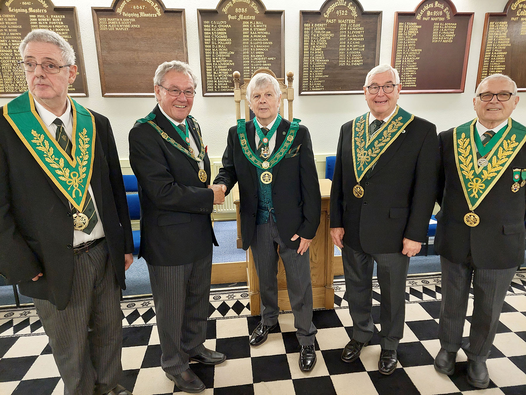 A warm welcome from the D.G.P. of Thames Valley, R.W.Bro. Bob Chevin, is given to the contigent from Kent